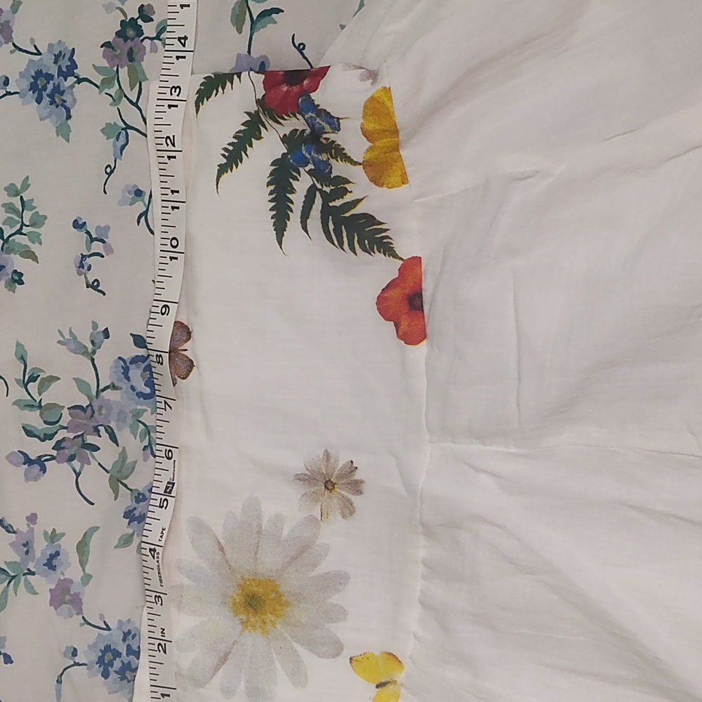 Elegant White Floral Midi Dress - Picture 12 of 13